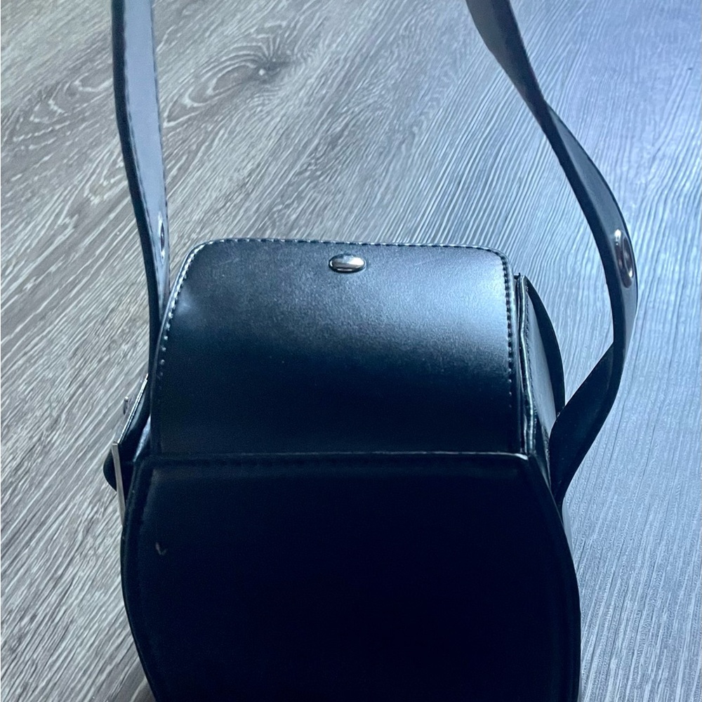 NWOT SUPER CUTE SQUARE UNIQUE BAG FOR GOING OUT!